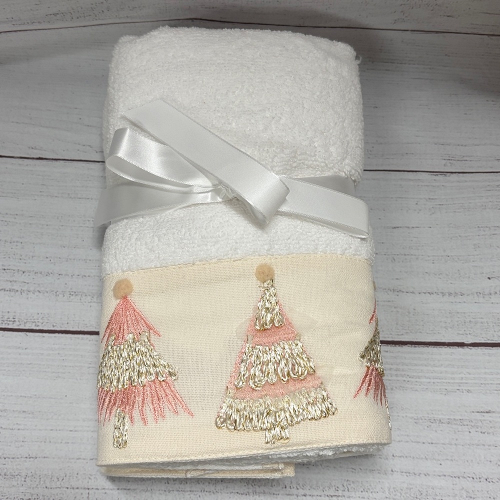 Glitz + Glimmer Christmas Tree Embroidered Bathroom Hand Towels Set 2 Pink Gold